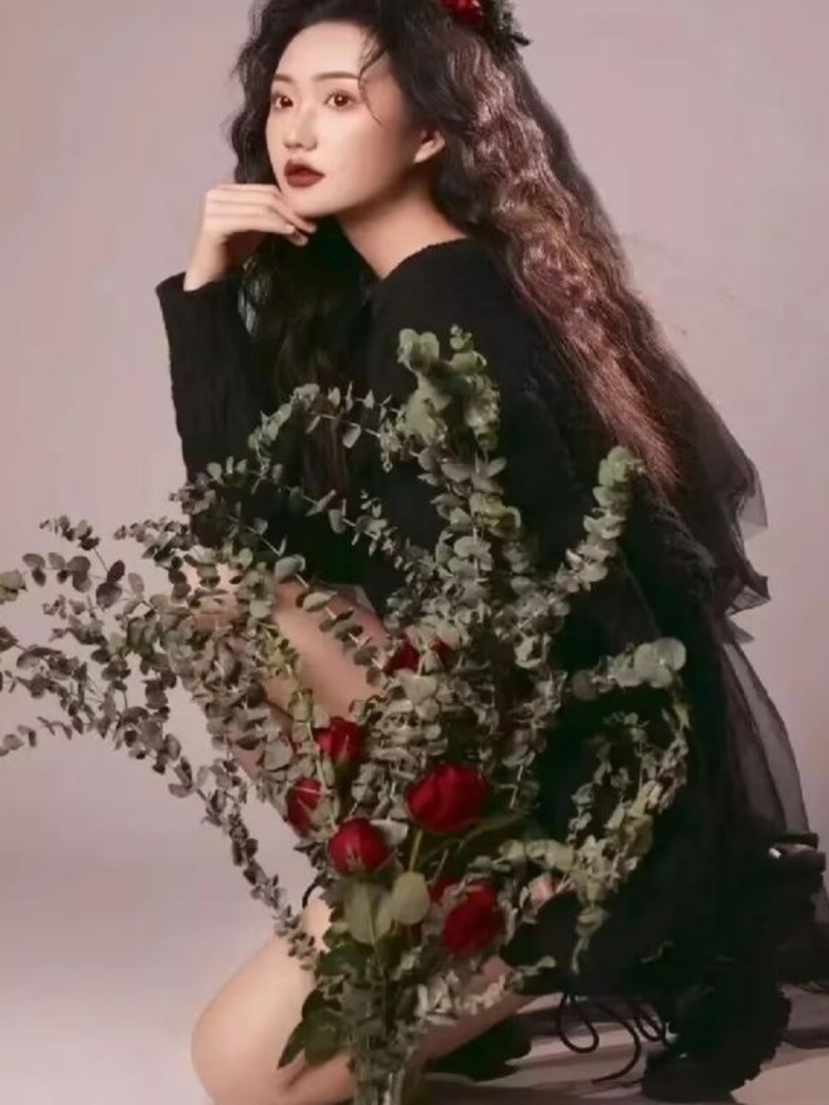 新しいファッション黒セーター写真スタジオポートレートガール芸 - Winter Clothing Photo のレビューと価格