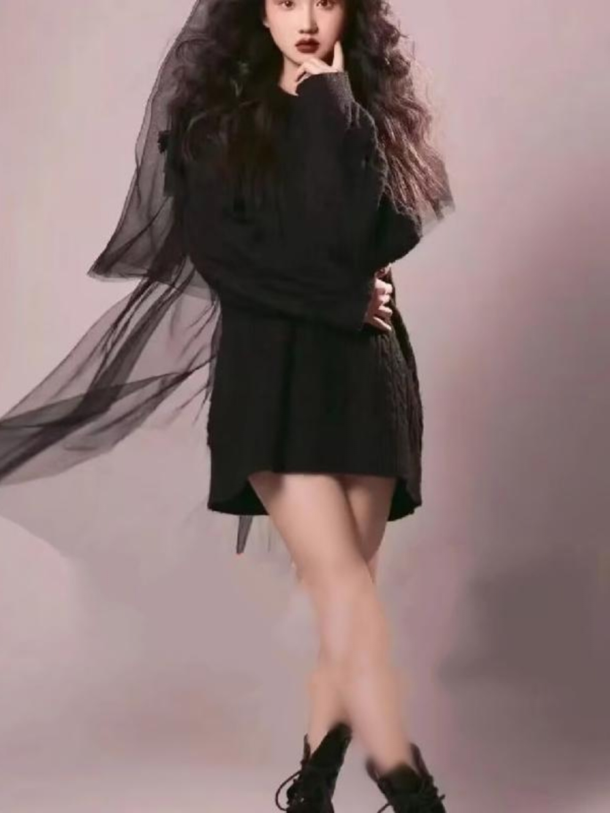新しいファッション黒セーター写真スタジオポートレートガール芸 - Winter Clothing Photo のレビューと価格